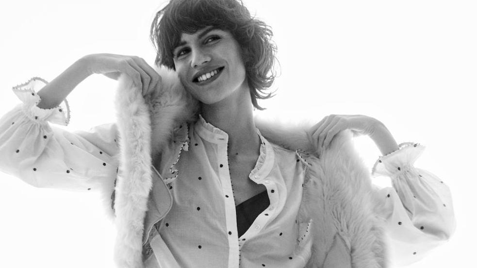 Estilismo: Sara Bascuñan Peluquería y maquilaje: Manu Fernández y Helena Liebanas. Asistente de estilismo: Liliana Palop. Asistente de Fotografía: Dani Caparros. Creatividad: Blu Creative Studio.