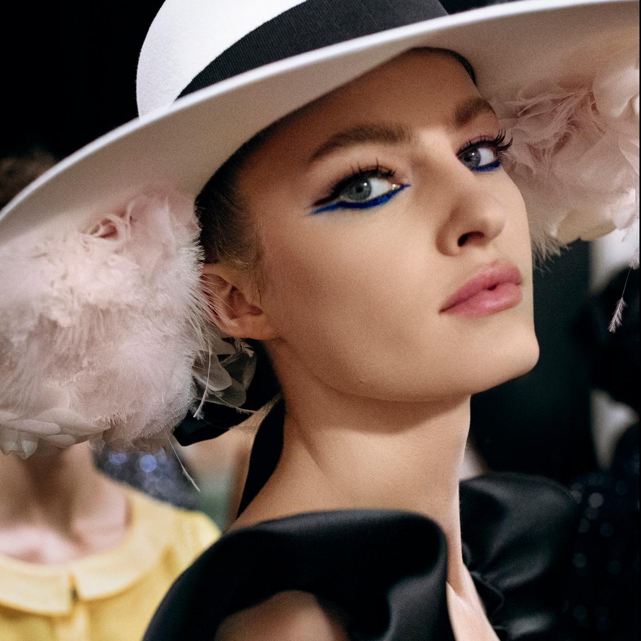 Pincha en la imagen para descubrir los mejores sérums y cremas con efecto reafirmante para el cuello que mejor funcionan a partir de los 40.