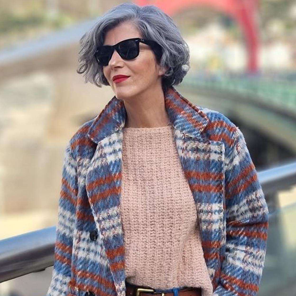 Pincha en la imagen para ver los pantalones estampados de Mango que sientan de maravilla.