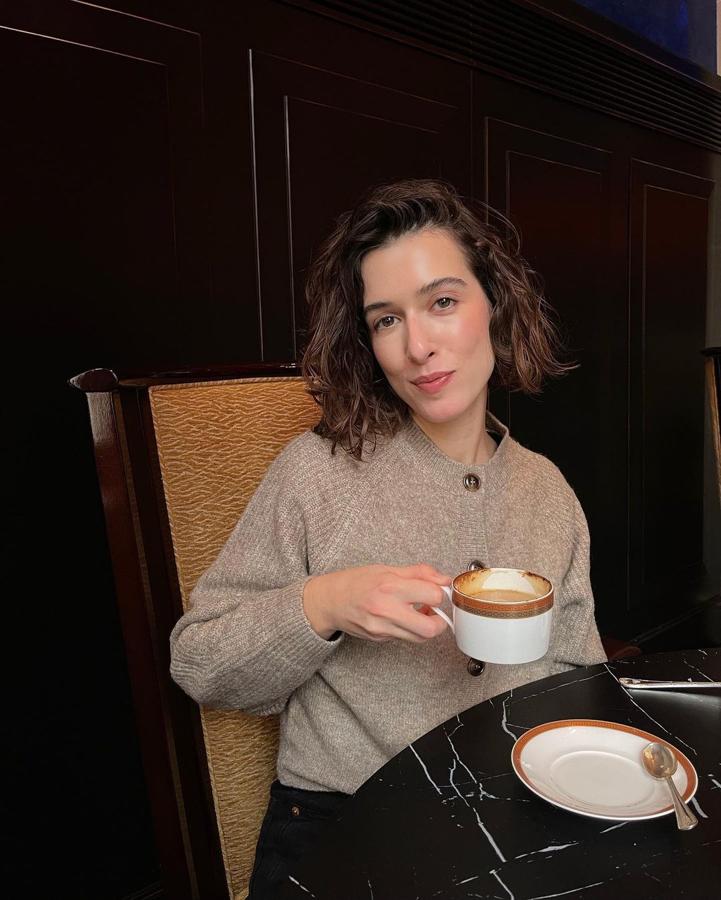 Si quieres saber cómo cuidar tu piel como una profesional, no te puedes perder esta cuenta. En vídeos de como máximo tres minutos, nos enseña los secretos del cuidado de la piel y cuáles son los ingredientes que mejor funcionan para cada persona. 