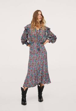 Imagen secundaria 2 - Blusas, vestidos y faldas: las prendas con estampado floral rebajadas más favorecedoras que puedes empezar a ponerte hoy mismo