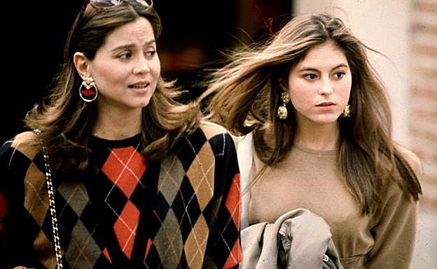 Isabel Preysler y su primogénita eran prácticamente clónicas.