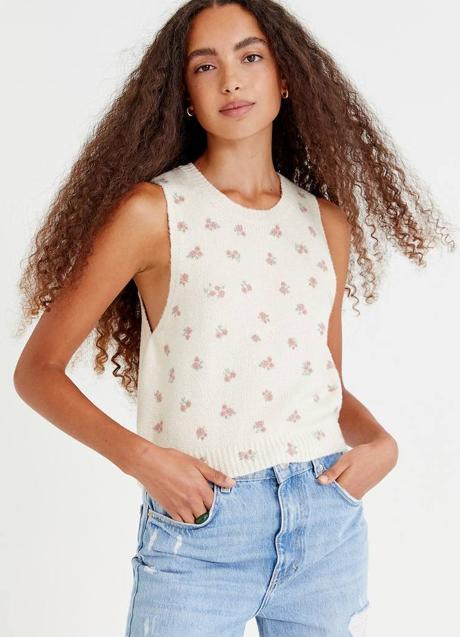 Imagen - El chaleco de flores está confeccionado con un tejido mezcla de algodón