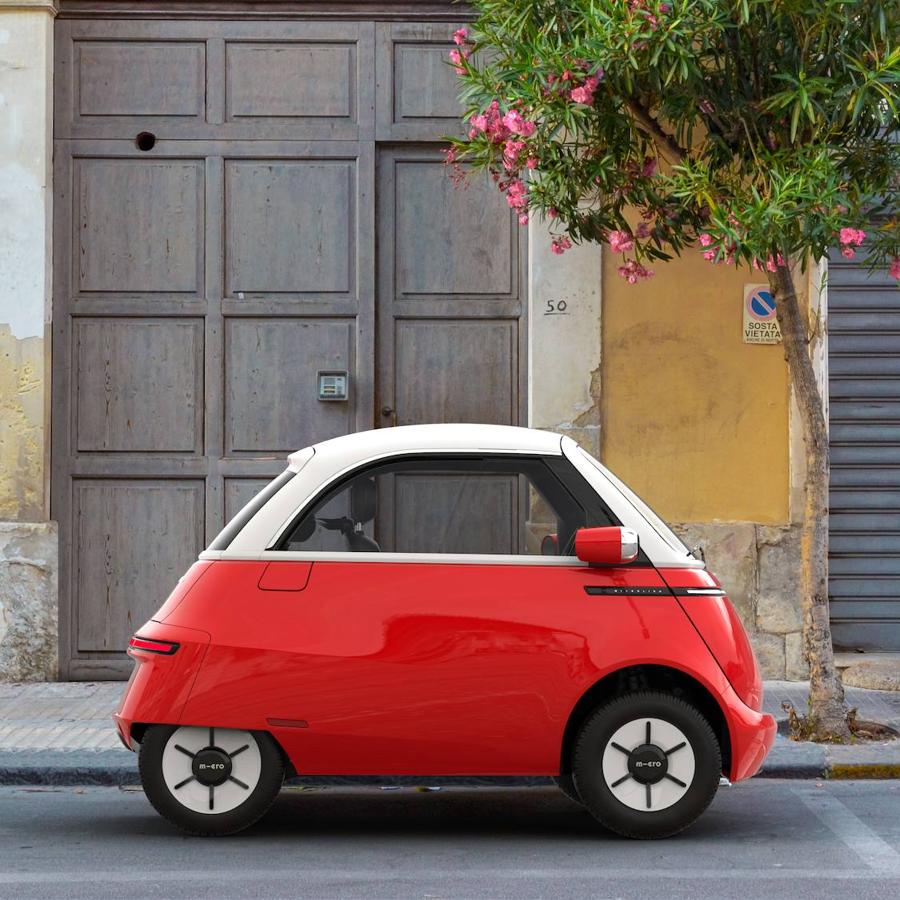 En primavera estará a la venta en Europa con su peculiar puerta frontal, un diseño inspirado en el Issetta. Mide 2,43 metros de largo y tiene entre 95 y 230 kilómetros de autonomía según su batería. Desde 12.500 €.