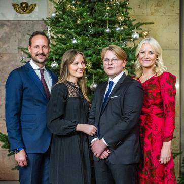 Imagen secundaria 1 - Ingrid Alexandra de Noruega cumple 18 años: discreta, tranquila y la segunda mujer en llegar al trono después de la reina Margarita