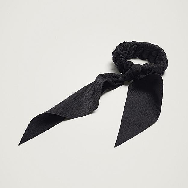 Coletero con lazo de Parfois. (3,99 euros).