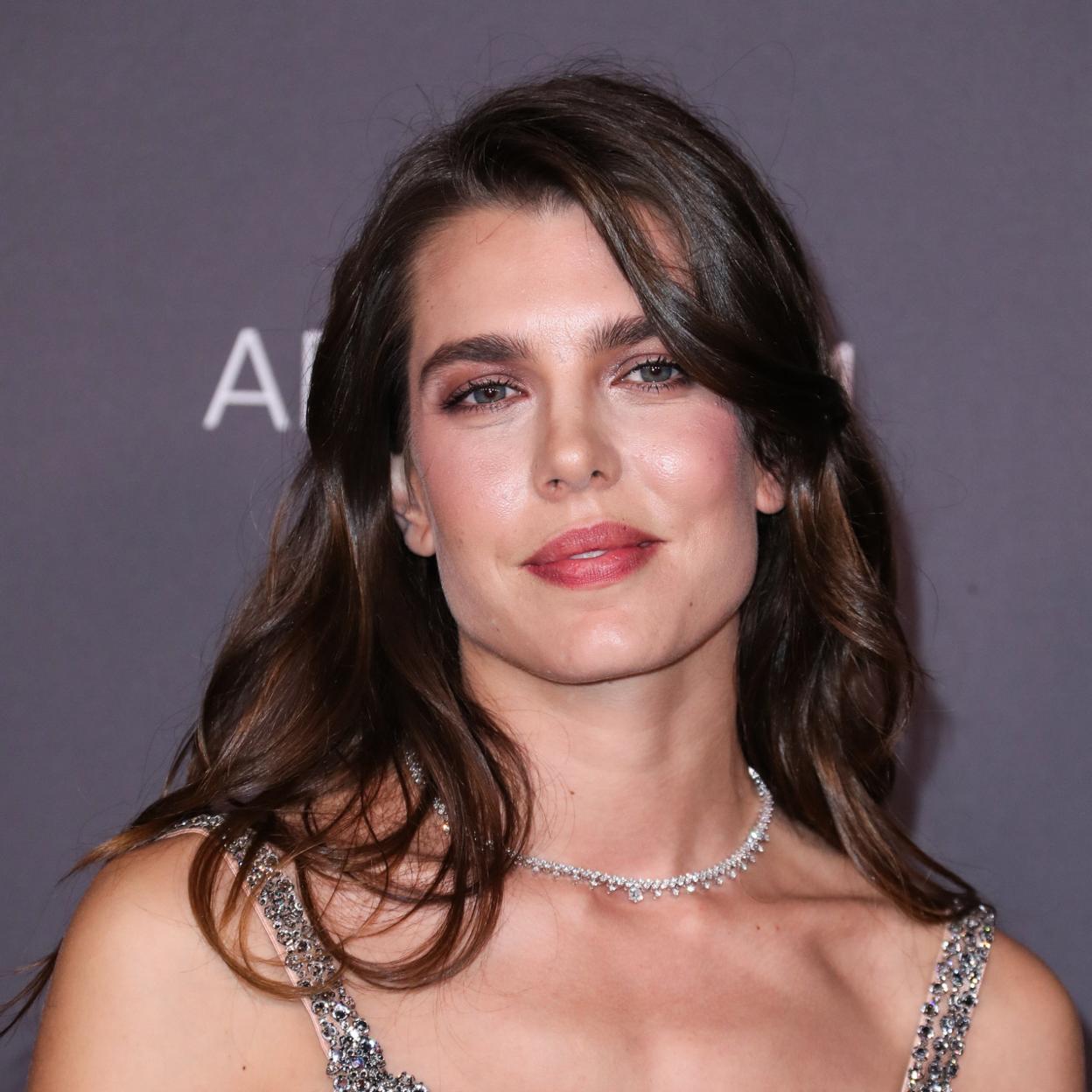 Si quieres ver los mejores momentos y looks de Carlota Casiraghi, pincha en imagen. 