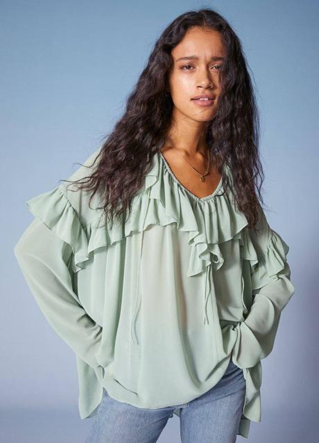 Imagen - La blusa con volantes es de gasa vaporosa