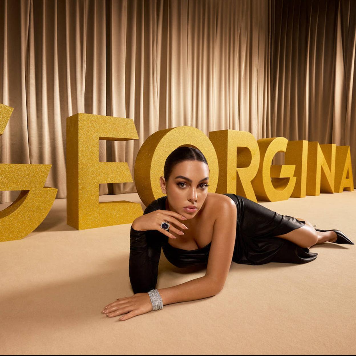 Pincha pare ver a Georgina Rodríguez, protagonista de la alfombra roja del Festival de Cine de Cannes 2021 con un original vestido.