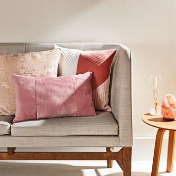 Imagen secundaria 1 - Los cojines de Primark Home, disponibles desde 4.50 euros.