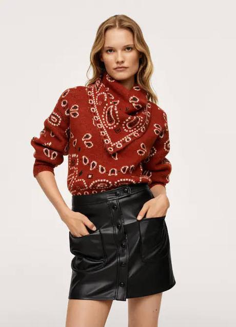 Imagen - El modelo de efecto piel tiene un cierre de botones