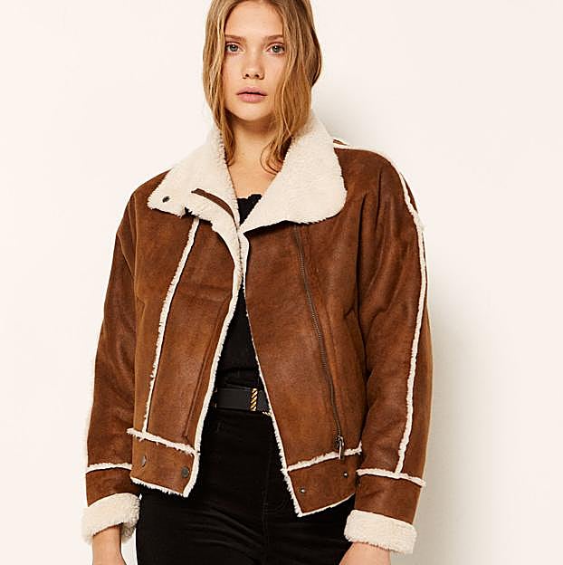 Imagen principal - Tenemos la copia low cost de la chaqueta de doble faz tan bonita que comparten Vicky Martín Berrocal y su hija Alba Díaz