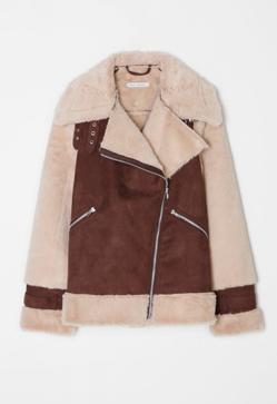 Imagen secundaria 2 - Tenemos la copia low cost de la chaqueta de doble faz tan bonita que comparten Vicky Martín Berrocal y su hija Alba Díaz