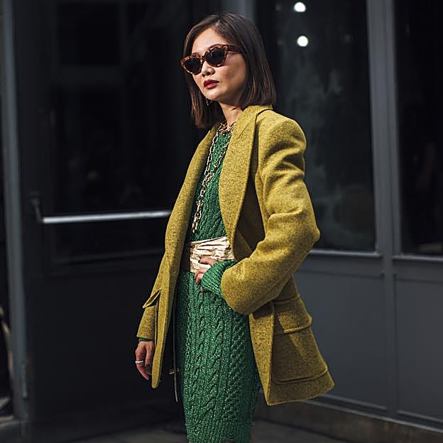 Los vestidos midi con los que vamos a inaugurar nuestro armario de primavera están en Stradivarius (y no vamos a esperar para estrenarlos)