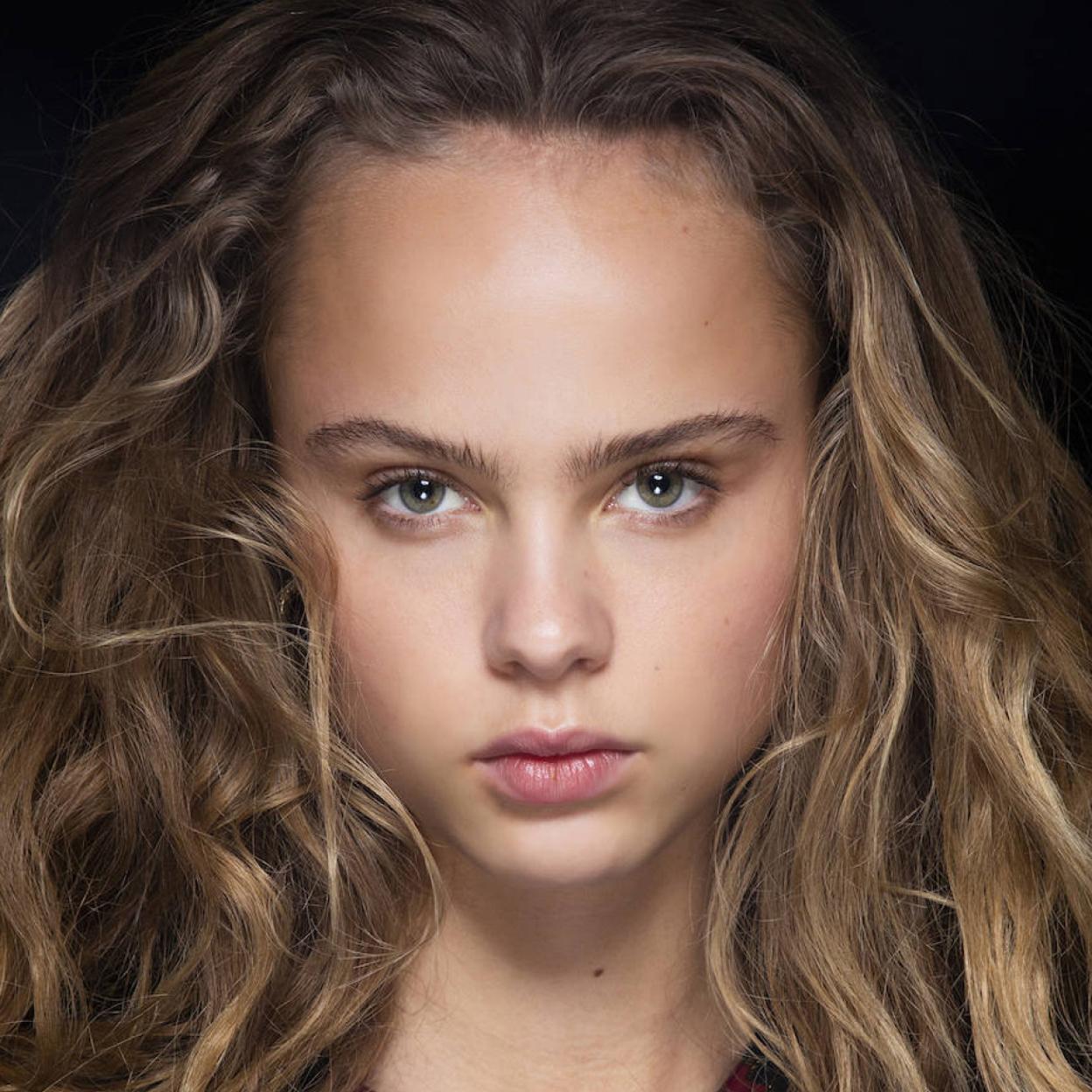 Pincha en la foto para ver los champús que acabarán con el sebo y te ayudarán a espaciar los lavados