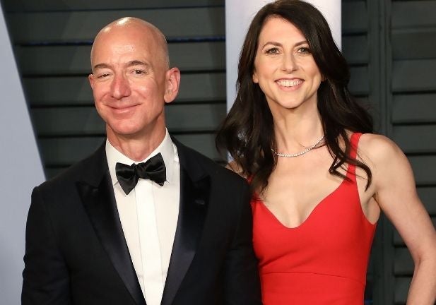 Mackenzie Scott o el arte de poner en evidencia al hombre más rico del mundo