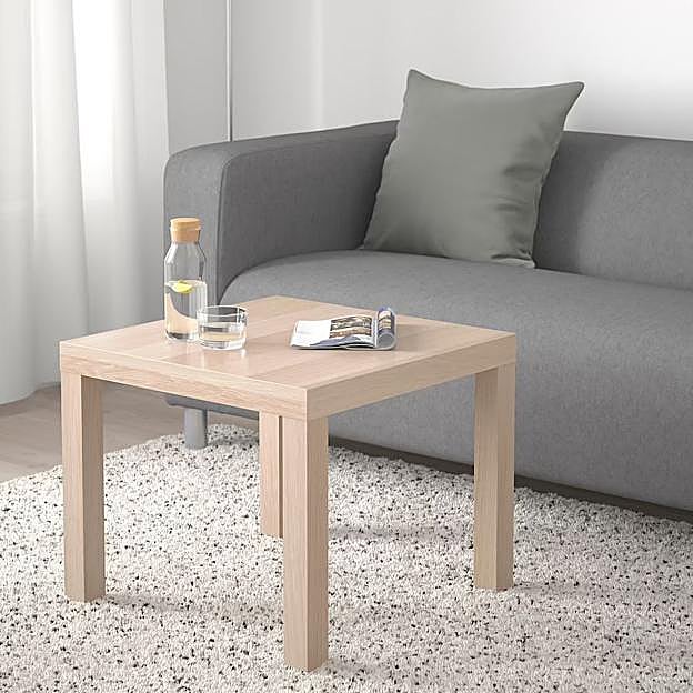 Mesa LACK de IKEA, la más vendida y barata (10 euros) que ofrece un sinfín de posibilidades por su diseño sencillo y minimalista.