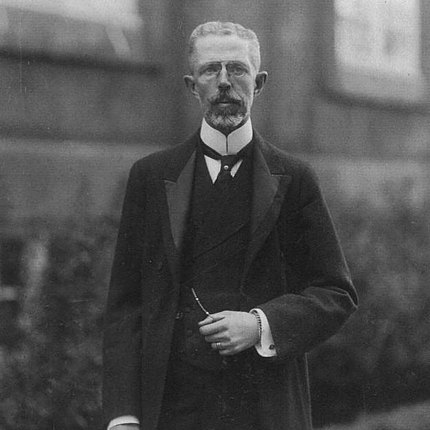 El escándalo del rey Gustavo V de Suecia: mantuvo una relación secreta con un joven casado 