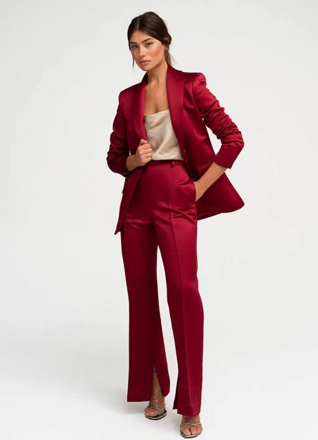 Imagen - El traje de Satela es de efecto satinado