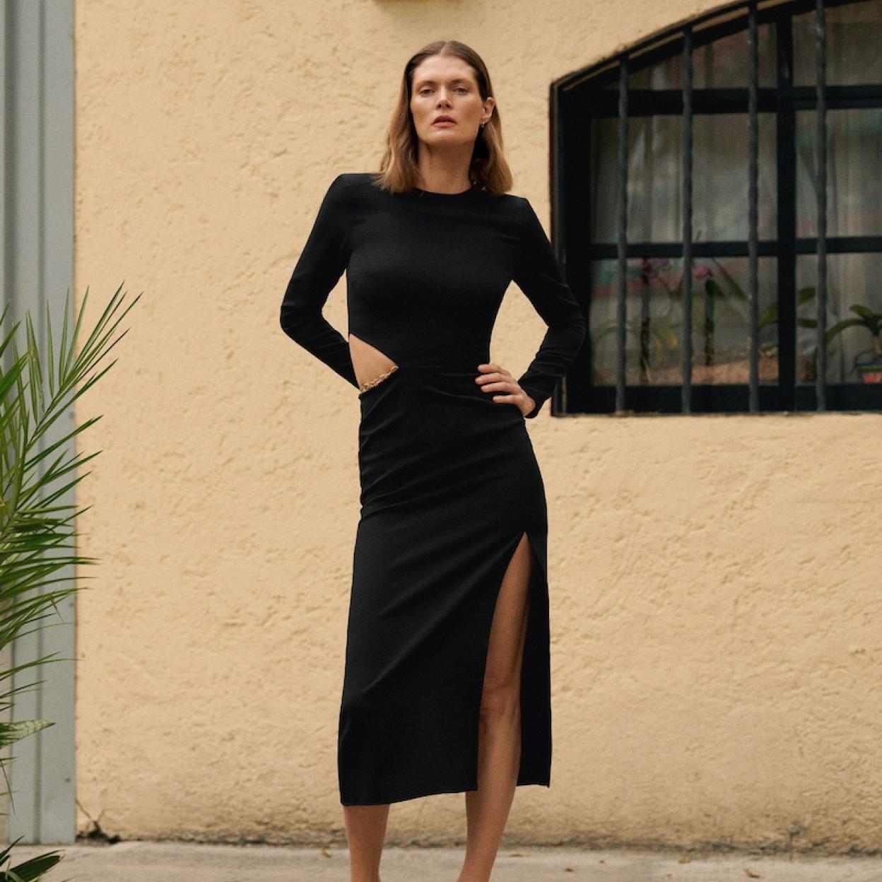 La nueva colección de primavera de Mango llega cargada de looks super sofisticados donde el color negro es el protagonista. Descubre otras prendas que no puedes dejar escapar. 