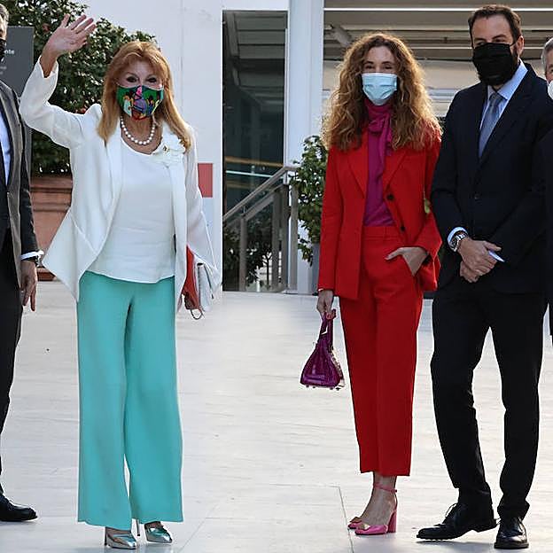 Carmen Thyssen junto a Blanca Cuesta y Borja Thyssen juntos con motivo del regreso de «Mata Mua» al museo madrileño