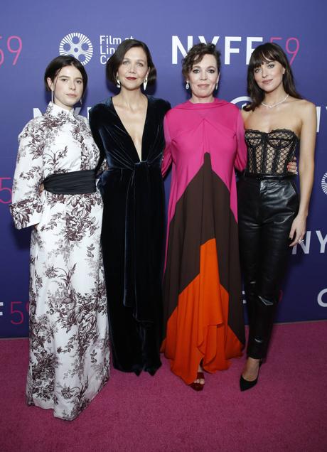 Imagen - Jessie Buckley, Maggie Gyllenhaal, Olivia Colman y Dakota Johnson posan en la premiere de La hija oscura en Festival de Cine de Nueva York el pasado mes de septiembre.