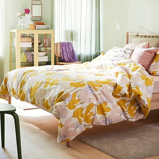 Este juego de cama, con funda nórdica estampada de IKEA cuesta 19 euros.