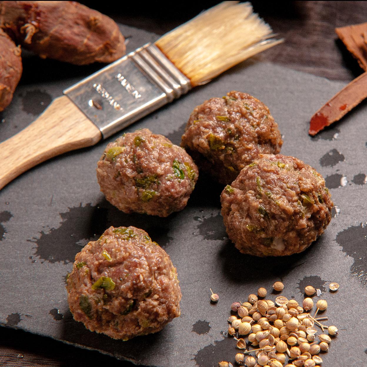 Los trucos de la abuela que necesitas para conseguir que tus albóndigas queden suaves y jugosas