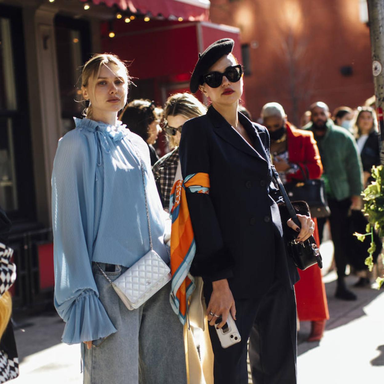 Pincha en la foto para ver las blazers y chaquetas cropped que puedes comprar rebajadas y van a ser protagonistas de tus looks de primavera