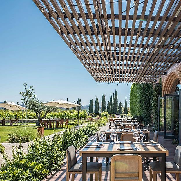 Imagen principal - El Celleret, espacio gastronómico de la Familia Torres en el Penedés.