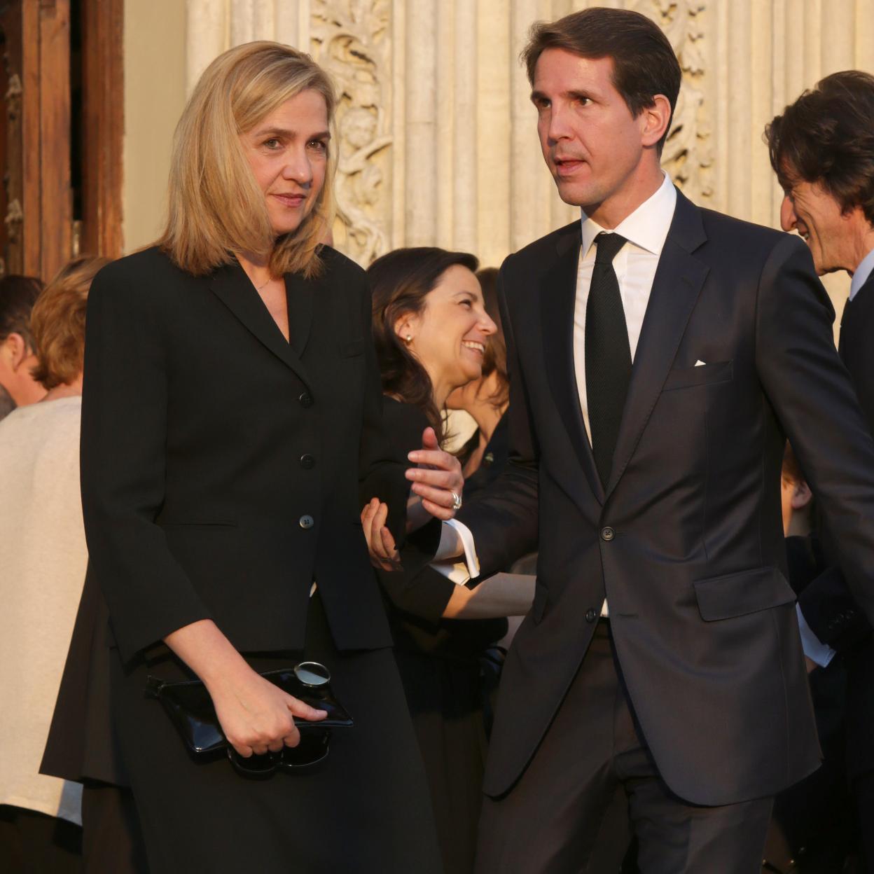 La infanta Cristina con su primo, Pablo de Grecia. Pincha en la imágen para ver la vida de la reina Sofía en imágenes.