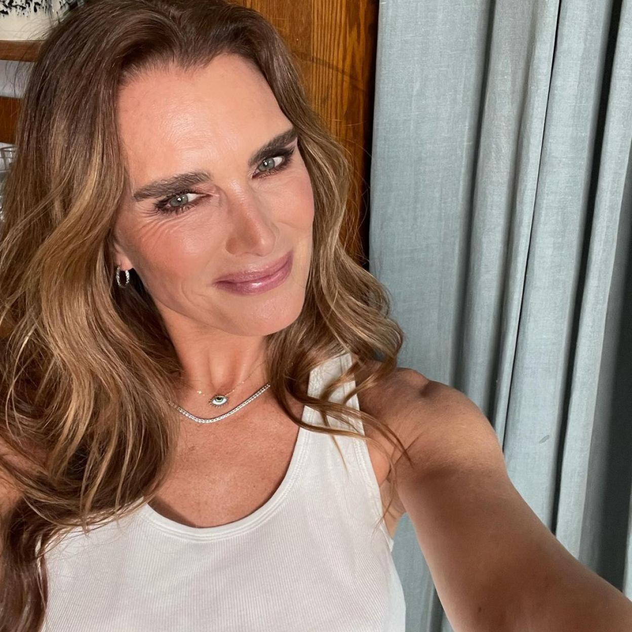 Pincha en la imagen para descubrir 10 bases de maquillaje antiedad de acabado natural que lo disimulan todo: arrugas, manchas, granitos, rojeces...