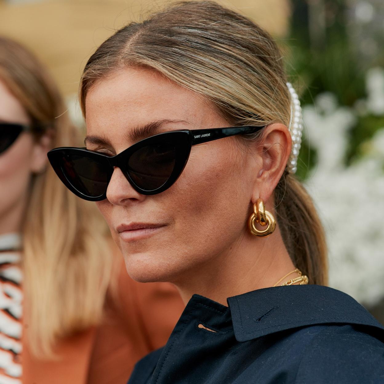 Pincha en la imagen para descubrir otros 12 retocadores de raíces para disimular las canas, que salvarán tu melena del tinte.