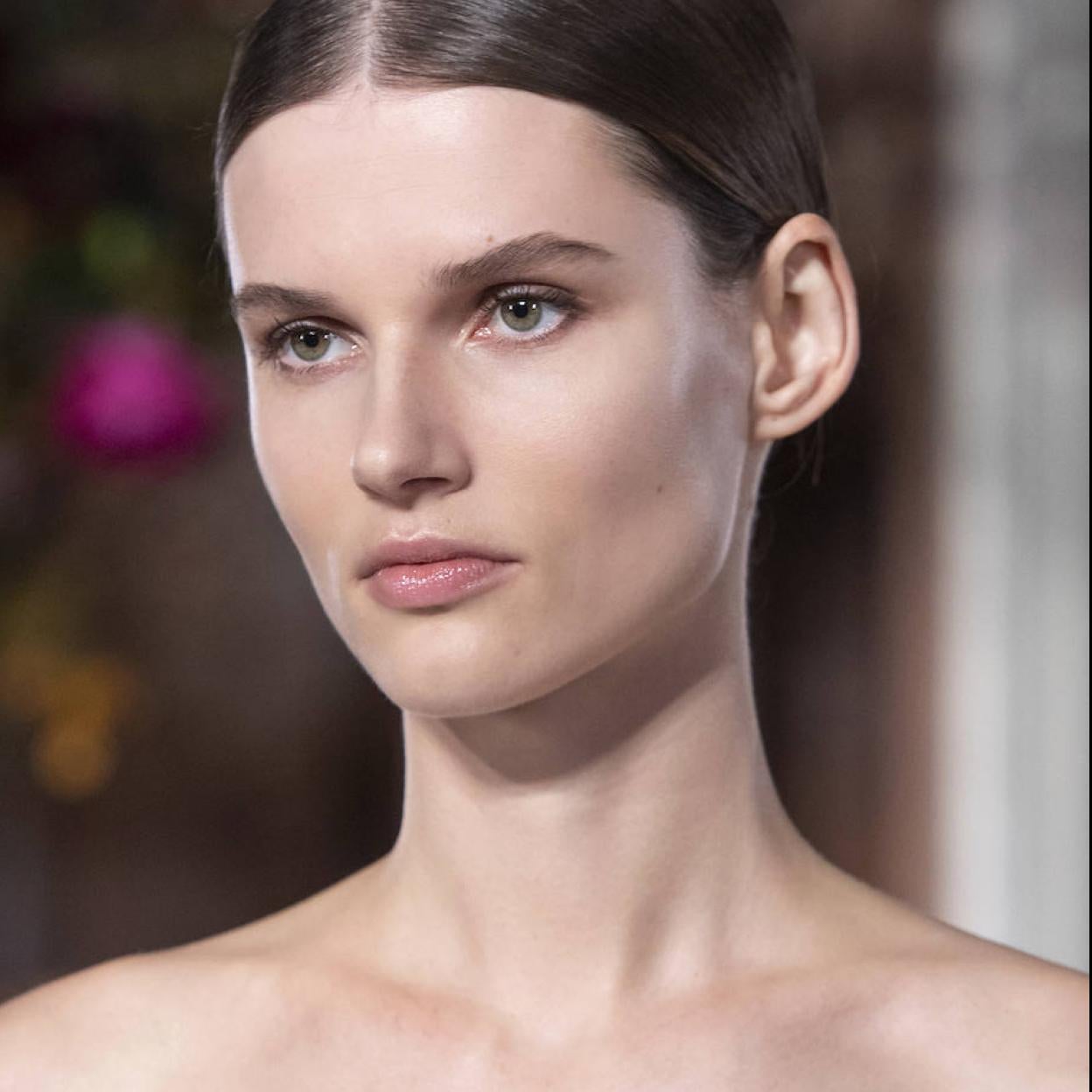 Pincha en la imagen para ver Colágeno, vitamina A, retinol: qué activos antiedad deben llevar las cremas hidratantes más eficaces contra la pérdida de firmeza a partir de los 40