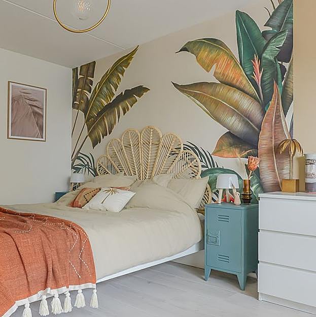 Imagen principal - Papeles pintados con estampado vegetal: prints tropicales y flores románticas.