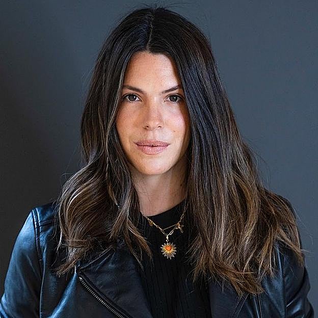 Este cambio de look confirma que las mechas balayage iluminan el pelo de forma natural para rejuvenecer el rostro al instante