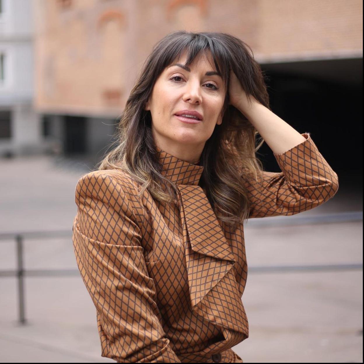 Pincha en la imagen para ver el estilo de Laura Corsini, la empresaria de moda que arrasa en Instagram con los mejores looks de invitada.