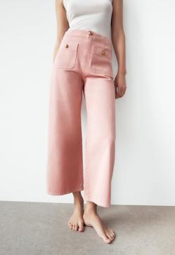 Imagen secundaria 2 - Los vaqueros en tonos pastel y con bolsillos delanteros son una apuesta segura para triunfar los próximos meses. ¿Rosa, azul, verde o blanco? Los encontrarás en Zara por 29,99 euros. 