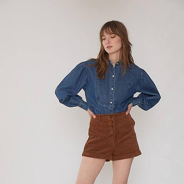 Imagen principal - Las camisas de Molly Bracken y Zara y la blusa de H&M