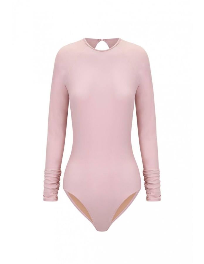 La firma española Aisy Dance tiene un precioso maillot que puedes usar como body. La manga es larga y cuenta con fruncidos en los puños. Tiene un precio de 70 euros.