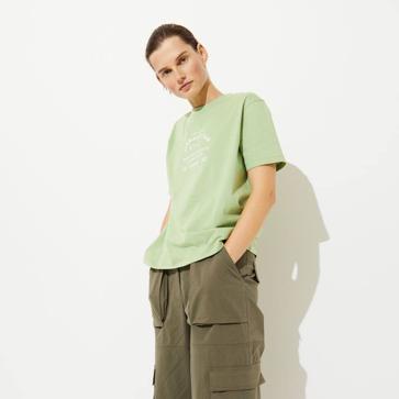 Imagen secundaria 1 - H&amp;M tiene las camisetas perfectas para combinar con tus blazers y conseguir un look de oficina cómodo y favorecedor