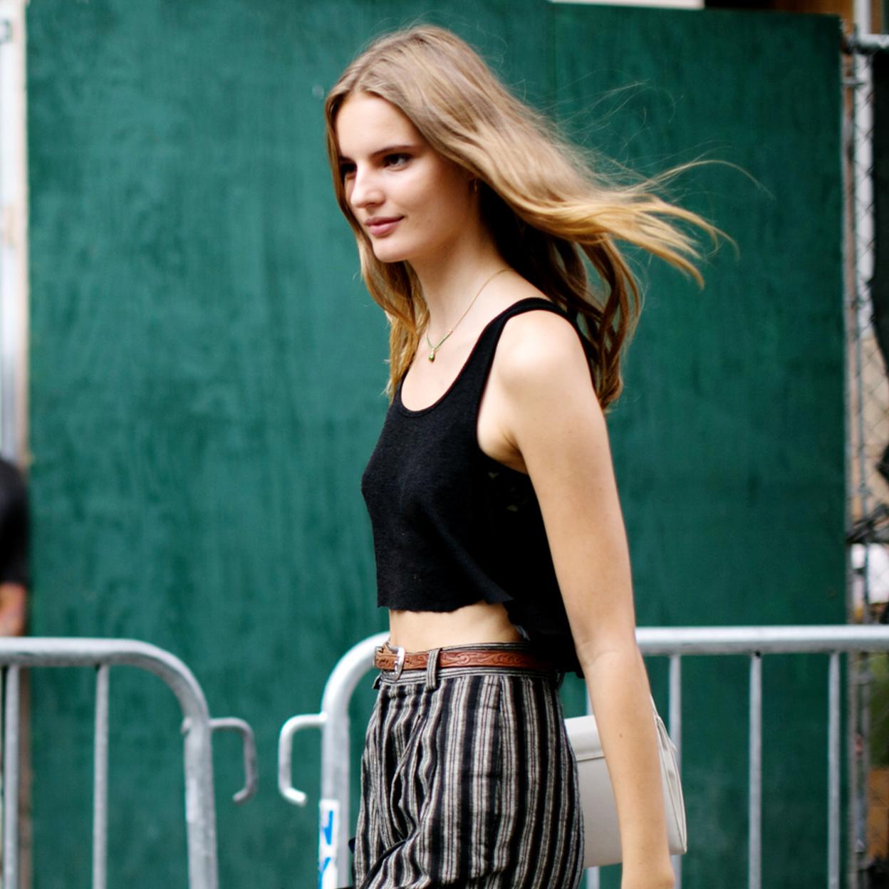 El top que apuesta por el estampado tendencia del momento, sienta de maravilla y no vas a dejar de ponerte con blazer es este