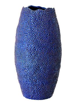 Imagen secundaria 2 - Taburete de madera de MuyMucho (70 €) y jarrón de PortobelloStreets (125 €)