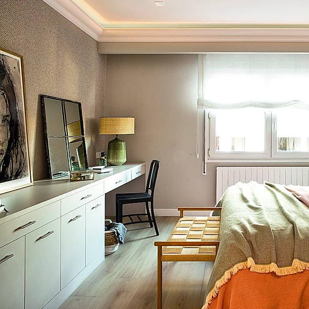 Imagen principal - Cojín con estampado geométrico (49 €) de PortobelloStreet