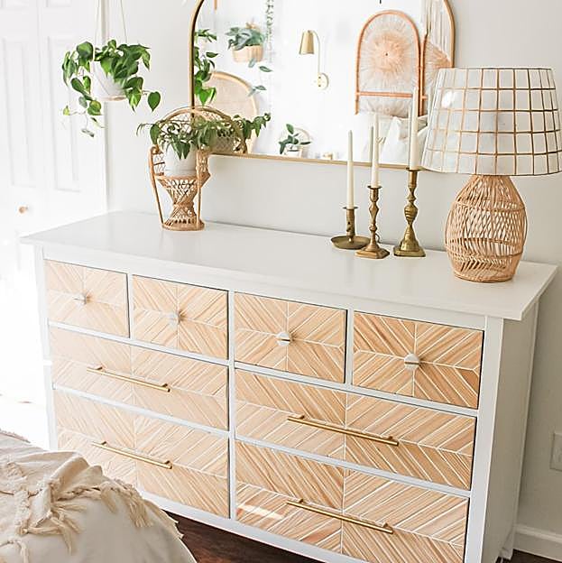 Imagen principal - El mueble más bonito y versátil de IKEA es esta cómoda baratísima que puedes personalizar con estos trucos DIY que arrasan en Pinterest e Instagram