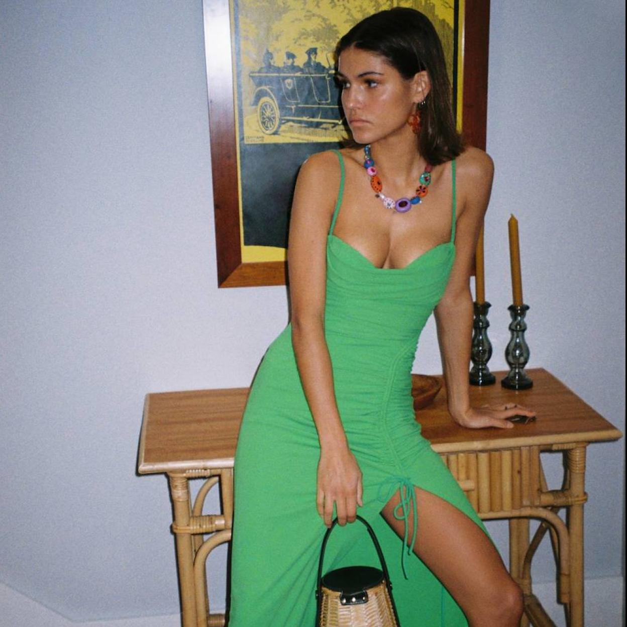 Pincha en la imagen para ver los vestidos en color naranja van a ser un must la próxima temporada y tenemos los diseños que sientan de maravilla en todas las tallas