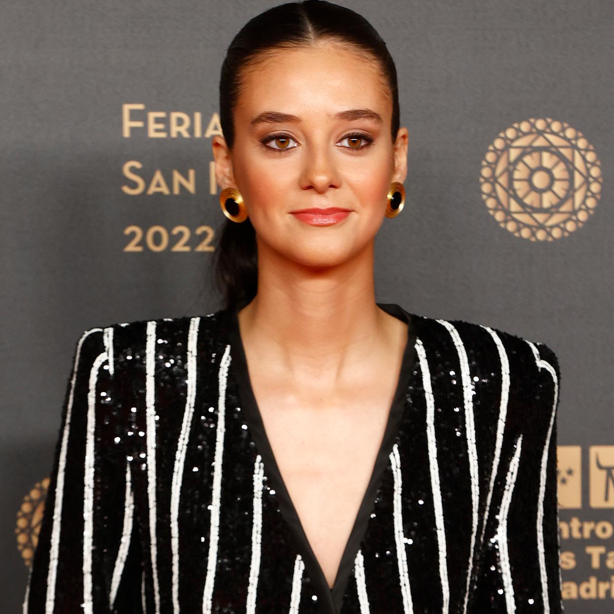 Pincha en la imagen para ver las blazers y chaquetas cropped que puedes comprar rebajadas y que van a ser protagonistas de tus looks de primavera.