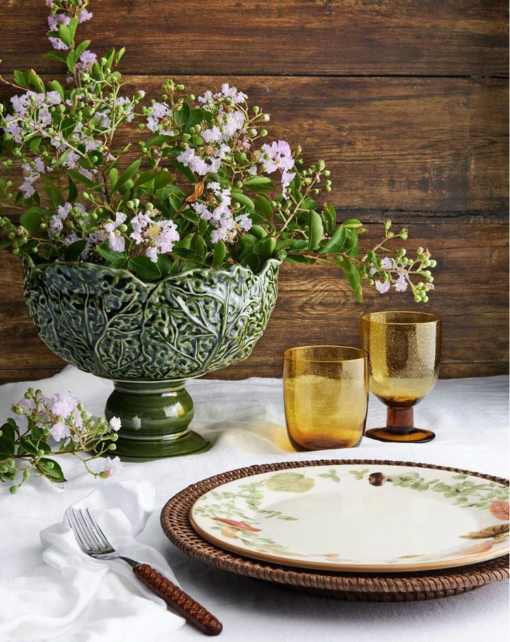 Estos vasos y copas de vidrio soplado pondrán un toque de color y estilo rústico en tu mesa. Disponibles a partir de 4.95 euros la pieza en El Corte Inglés.