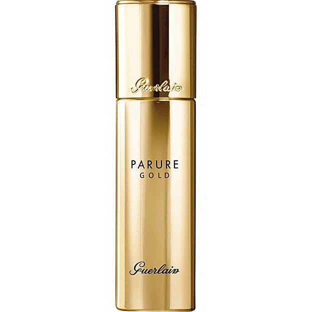 Imagen principal - El look setentero de Blanca Suárez en el Festival de Málaga: los pantalones anchos que puedes comprar en Zara y el peinado tendencia y fácil de hacer