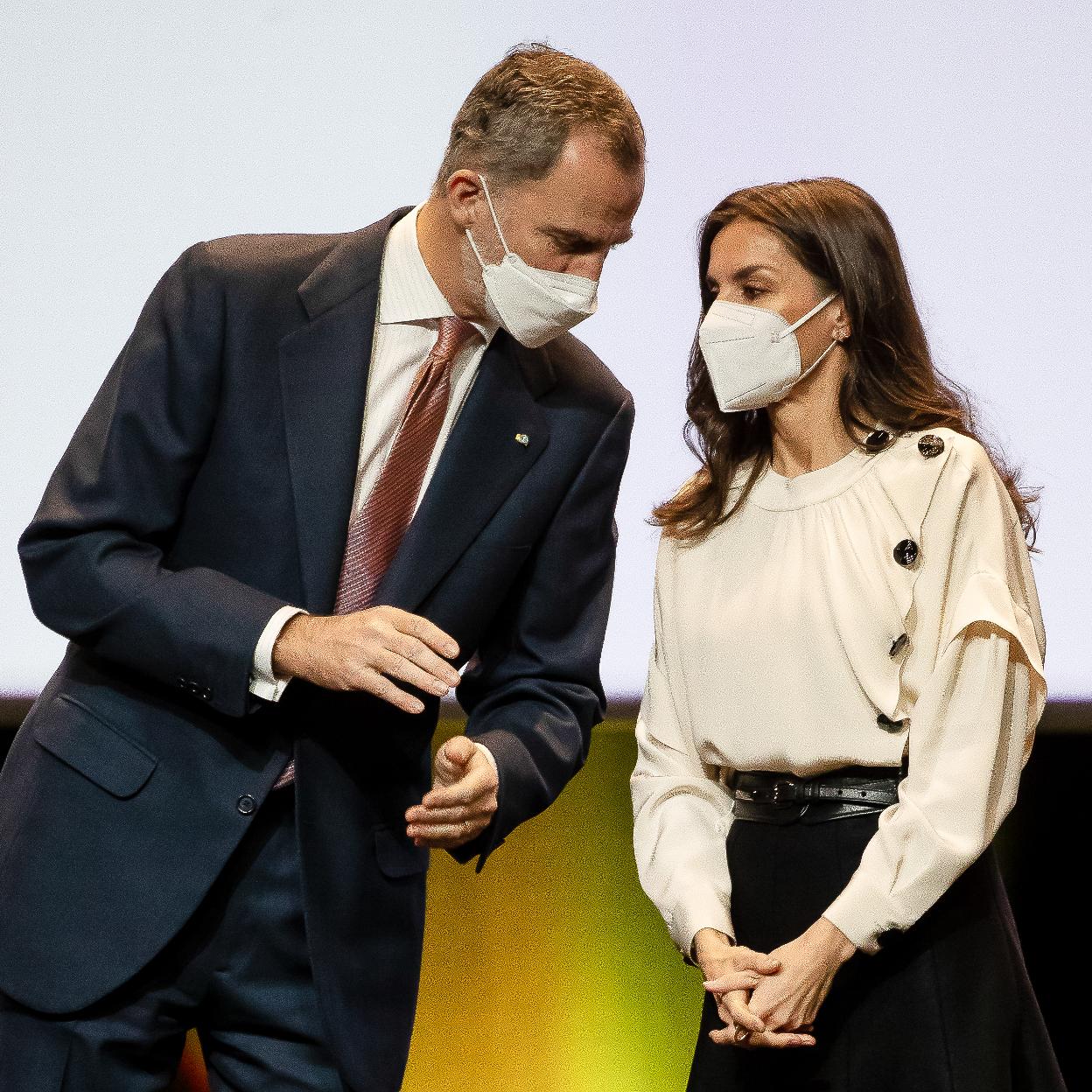 Pincha en la imagen para ver los looks más importantes de la Reina Letizia. 